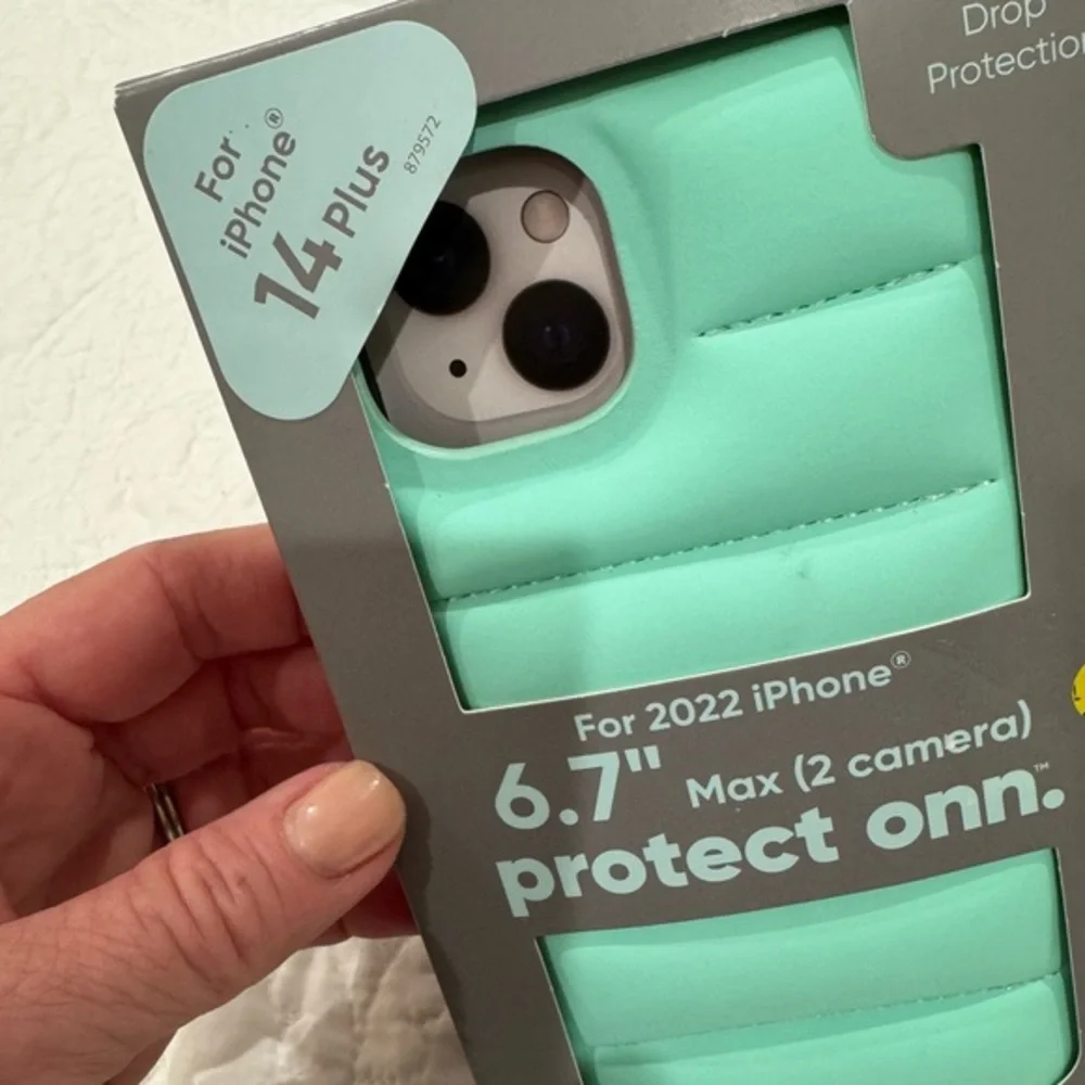 iPhone 14 Plus quilted phone case. I have this in other colors too! FUN! See pic